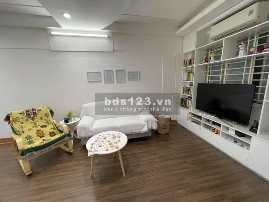Bán căn hộ Triều Khúc-Thanh Xuân dt 44m2 giá 1,1 tỷ, mặt ngõ rộng tặng nội thất sang xịn