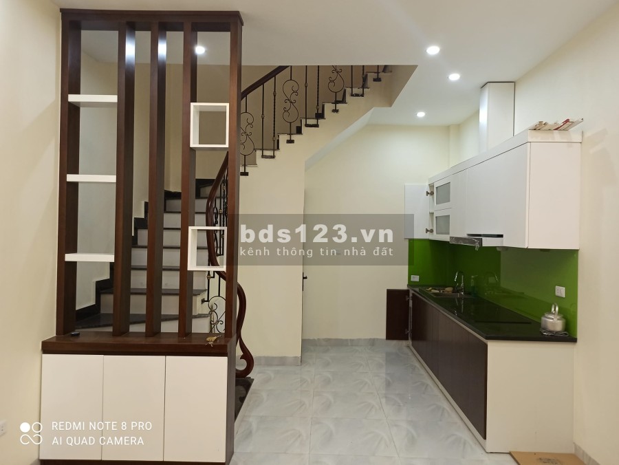 Bán nhà Ngọc Thuỵ lô góc thoáng sáng, ô tô đỗ cửa ngõ rộng, dtsd 30m2, gía 3.65 tỷ