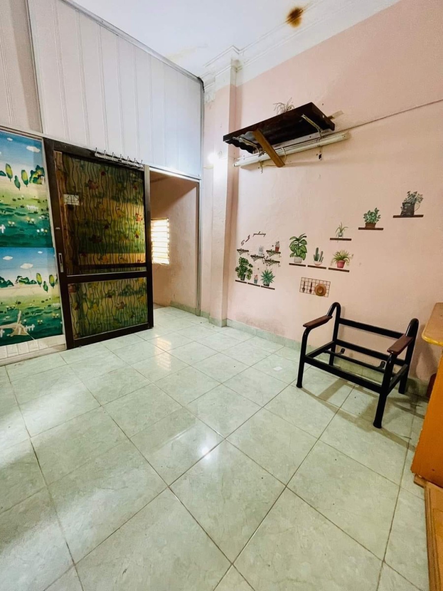 Bán nhà Khâm Thiên DT 40m2, 2 tầng, MT 3,3m, 2,92 tỷ trung tâm Quận hai mặt ngõ tiện ích nhiều