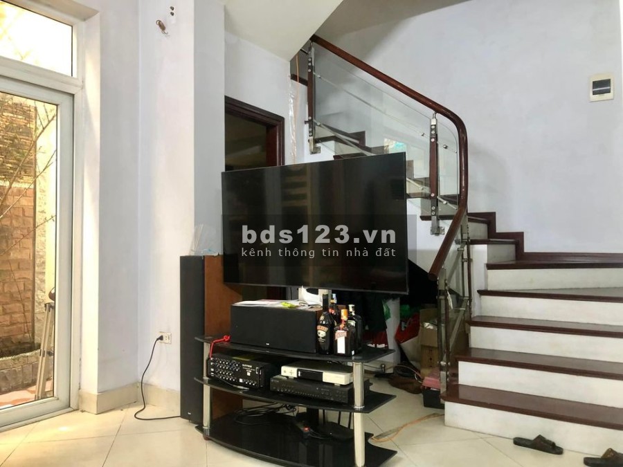 Biệt thự đơn lập chính chủ vỉa hè rộng 2 làn đường ô tô tránh, khu dân cư Vip, giá tốt