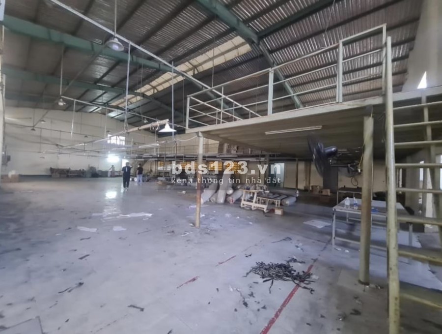 Bán/ cho thuê nhà xưởng diện tích sử dụng 1900m2 phường Thới An Quận 12