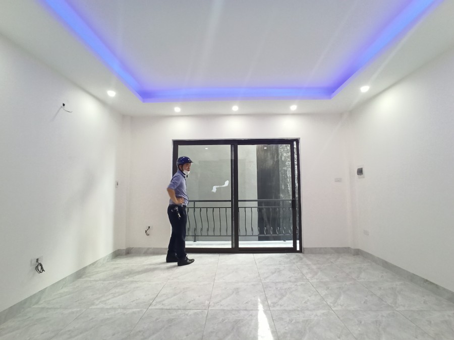 Hiếm Giá Ngõ nhà Mặt Phố 94 Tân Mai 70m2x 4t Tiện ích đầy đủ bán kính 500m Rẻ hơn TT 200tr