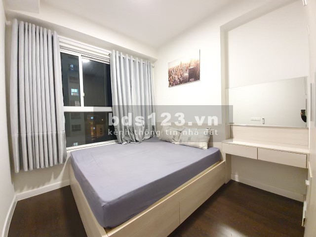 Nhà đẹp cần bán 2PN, 2WC, 70m2, Cc Golden Mansion view Hồ bơi cực thoáng, chỉ 3.88 tỷ nhận nhà ngay