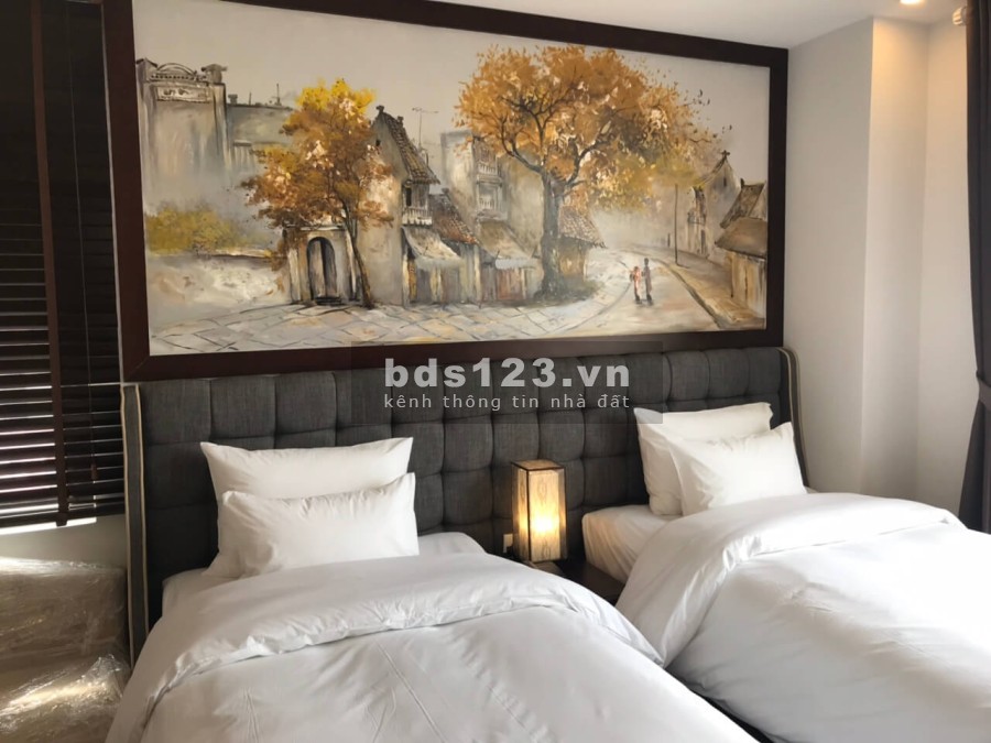 Bán nhà mặt phố chính chủ Nguyễn Đình Hoàn – Cầu Giấy mặt tiền 15m, giá 140 tỷ.