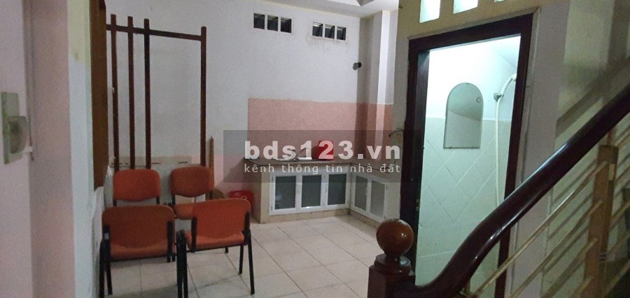 Cho thuê phòng Studio trong tòa nhà 3 lầu liên hệ 0375992841, chủ nhà thân thiện, an ninh