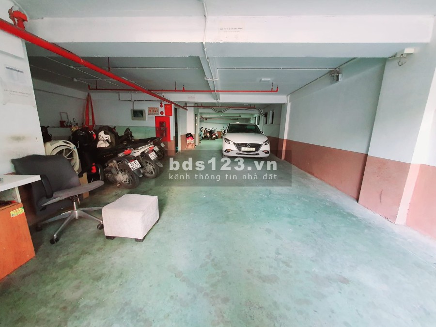 Nhà nguyên căn đẹp Quận Long Biên mặt phố Nguyễn Văn Cừ toà nhà 11 tầng mặt tiền 8m
