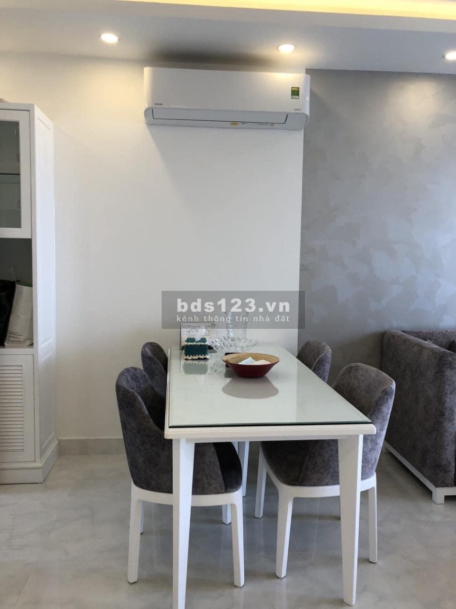 Cho thuê căn hộ 2Pn chung cư FLorita quận 7, giá thuê 14 triệu, full, LH: 0878162162