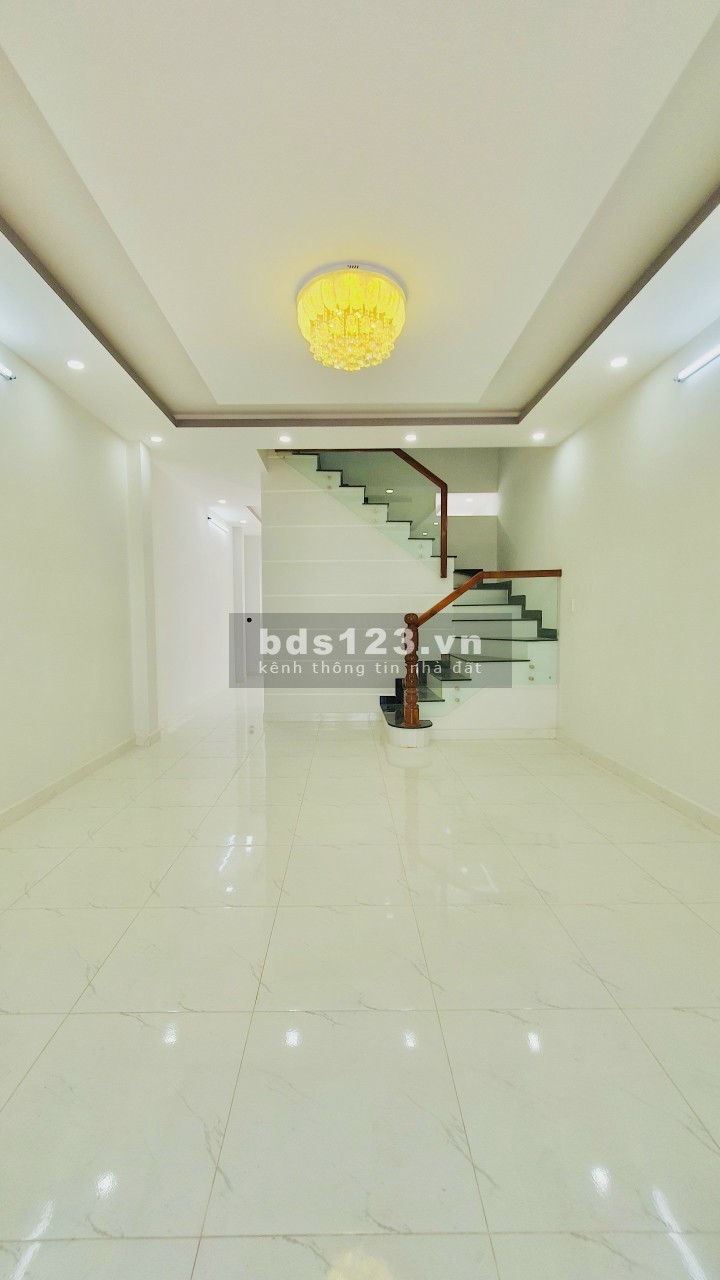 Mua nhà mới nhận vàng ngày nhà nguyên 1 trệt 1 lầu, 2 lầu khu dân cư Hoàng Quân