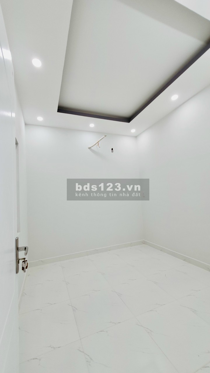 Mua nhà mới nhận vàng ngày nhà nguyên 1 trệt 1 lầu, 2 lầu khu dân cư Hoàng Quân