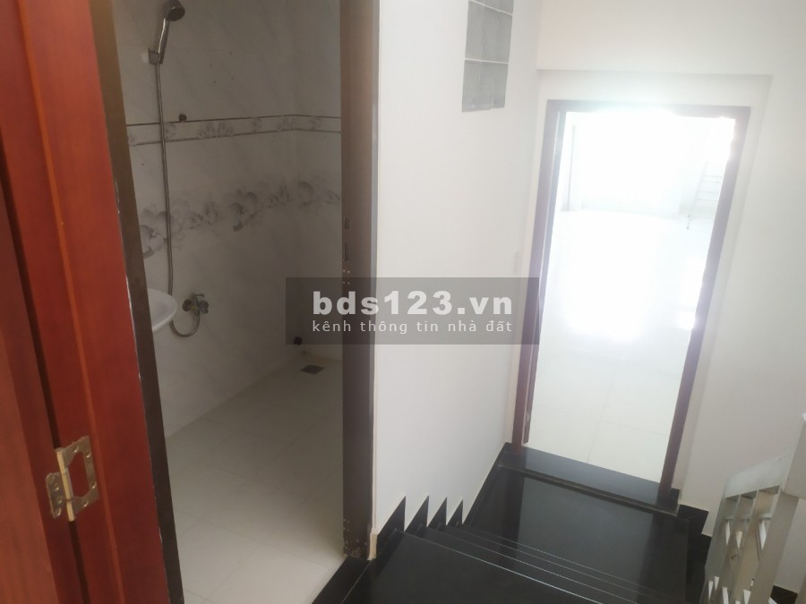Cần cho thuê nhà nguyên căn kinh doanh spa, văn phòng,.. liên hệ 0962787423 giá 27 triệu/tháng