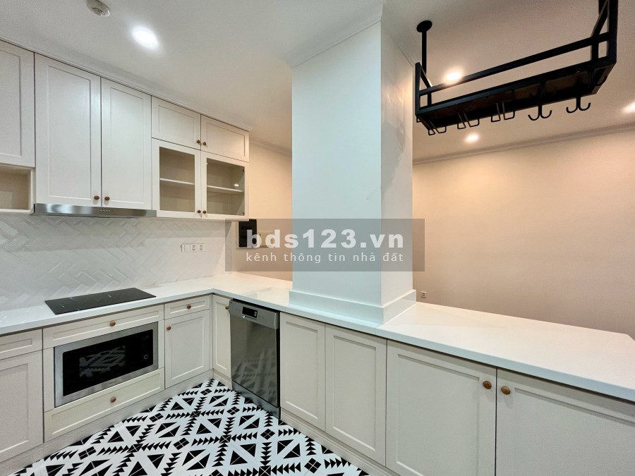 Cần bán căn hộ Duplex thông tầng 5 phòng ngủ cao cấp đã có sổ hồng, pháp lý chuẩn