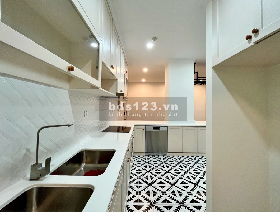 Cần bán căn hộ Duplex thông tầng 5 phòng ngủ cao cấp đã có sổ hồng, pháp lý chuẩn