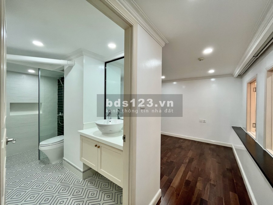 Cần bán căn hộ Duplex thông tầng 5 phòng ngủ cao cấp đã có sổ hồng, pháp lý chuẩn