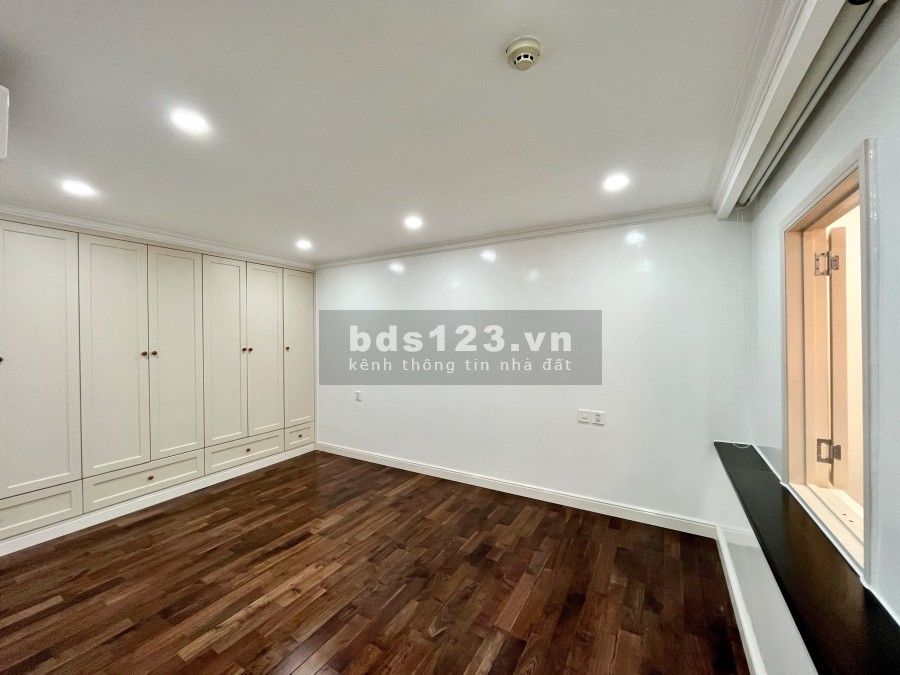 Cần bán căn hộ Duplex thông tầng 5 phòng ngủ cao cấp đã có sổ hồng, pháp lý chuẩn