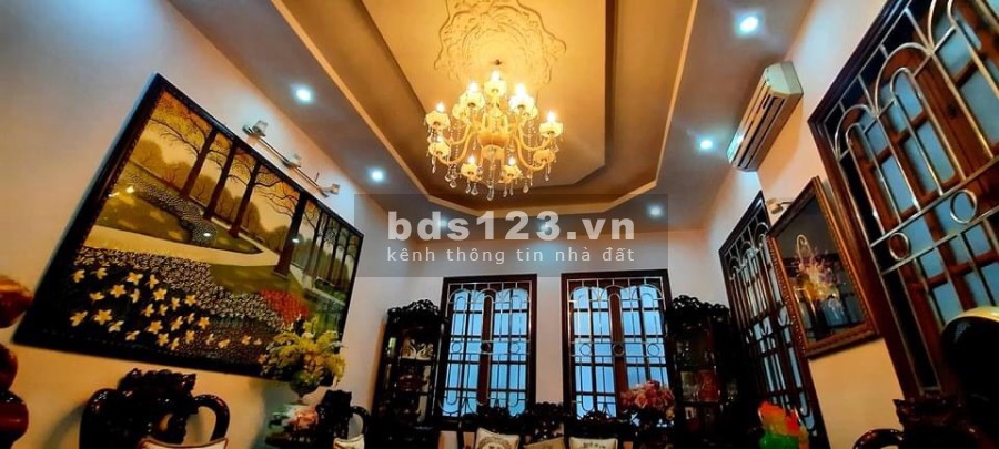 Bán nhà Nguyễn Văn Trỗi diện tích 85m2, 5 tầng, tặng nội thất, giá bán 11 tỷ, khu dân trí cao