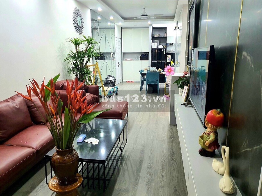 Cần bán Căn hộ 81m2 toà D chung cư VOV Mễ Trì Plaza đã làm nội thất siêu đẹp, sổ đỏ chính chủ