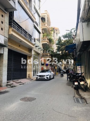 Bán nhà Lê Trọng Tấn dtsd 52m2, ô tô đỗ cửa, kinh doanh tốt, miễn trung gian, tiếp khách thiện chí