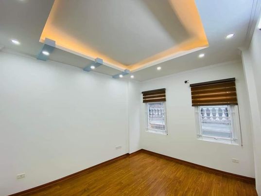 Bán nhà Quan Nhân, Thanh Xuân dt 45m2x5T, giá 5.56 tỷ, 3 gác đỗ cửa, LH 0377469168