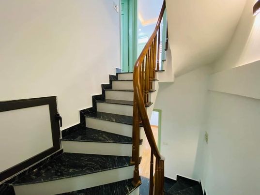 Bán nhà Quan Nhân, Thanh Xuân dt 45m2x5T, giá 5.56 tỷ, 3 gác đỗ cửa, LH 0377469168