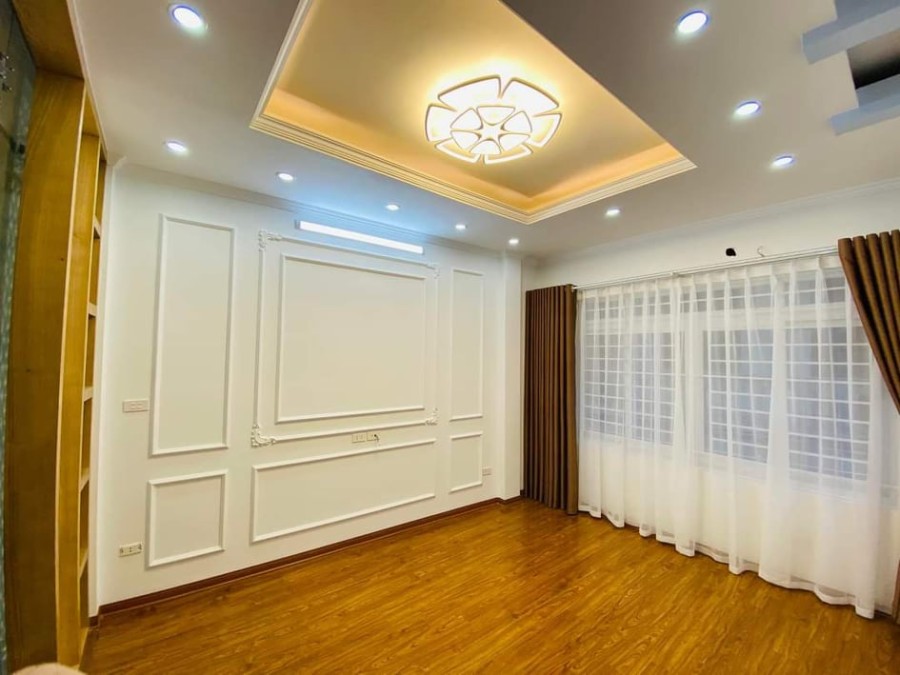 Bán nhà Quan Nhân, Thanh Xuân dt 45m2x5T, giá 5.56 tỷ, 3 gác đỗ cửa, LH 0377469168