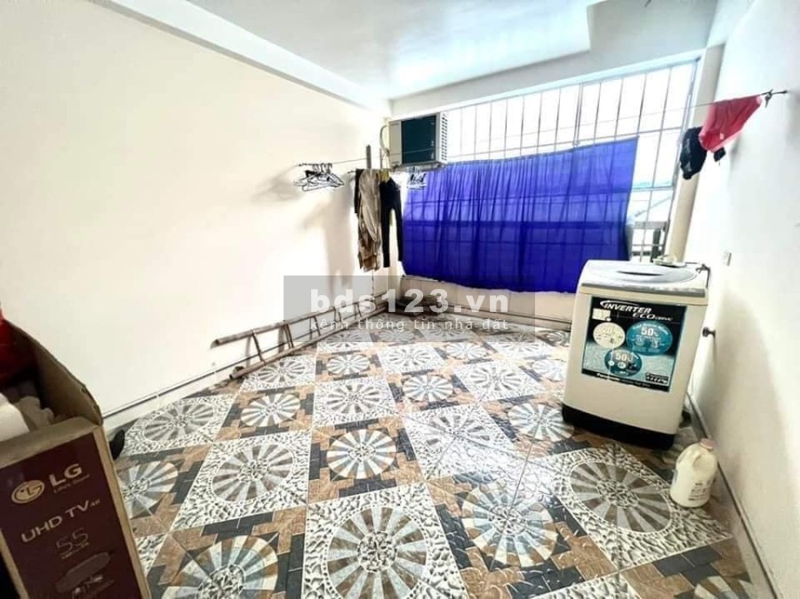 Bán nhà mặt phố T4/2022 Hoa Bằng Quận Cầu Giấy 50M, 5 tầng, giá 12.45 tỷ sổ đỏ chính chủ