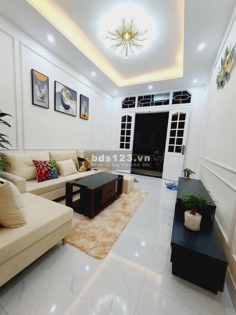 Quận Long Biên, phố Ngọc Thuỵ nhà đẹp lung linh, dtsd 37m2, 4 tầng đúc liên hệ 0972263245