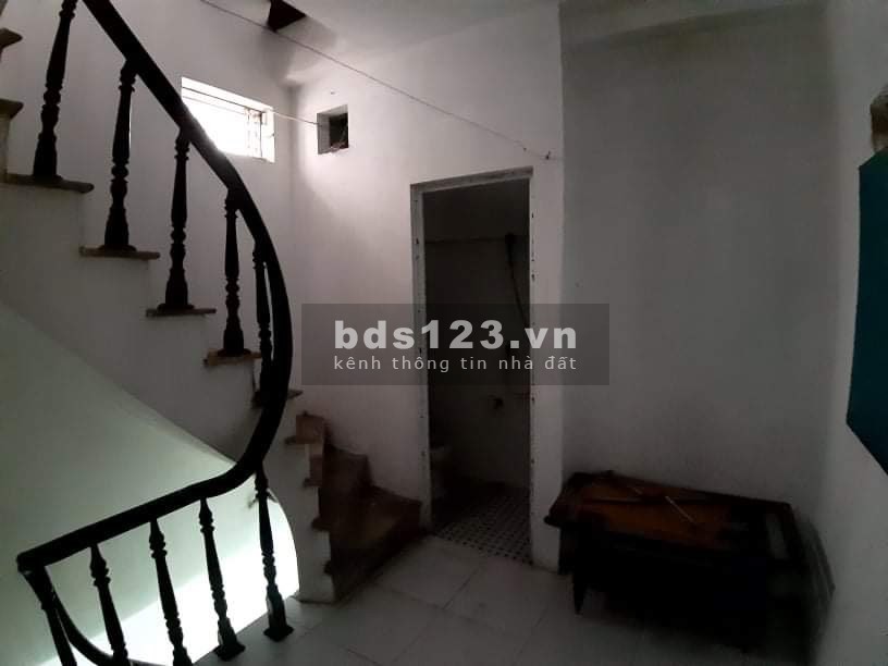 Bán nhà trong ngõ 22 Tôn Thất Tùng giá 8 triệu/tháng, khu dân trí cao, giá tốt