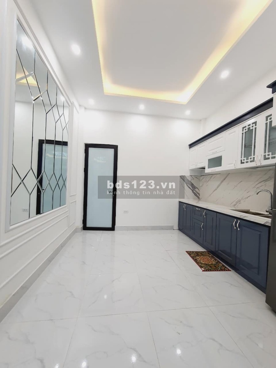 Quận Long Biên, phố Ngọc Thuỵ nhà đẹp lung linh, dtsd 37m2, 4 tầng đúc liên hệ 0972263245