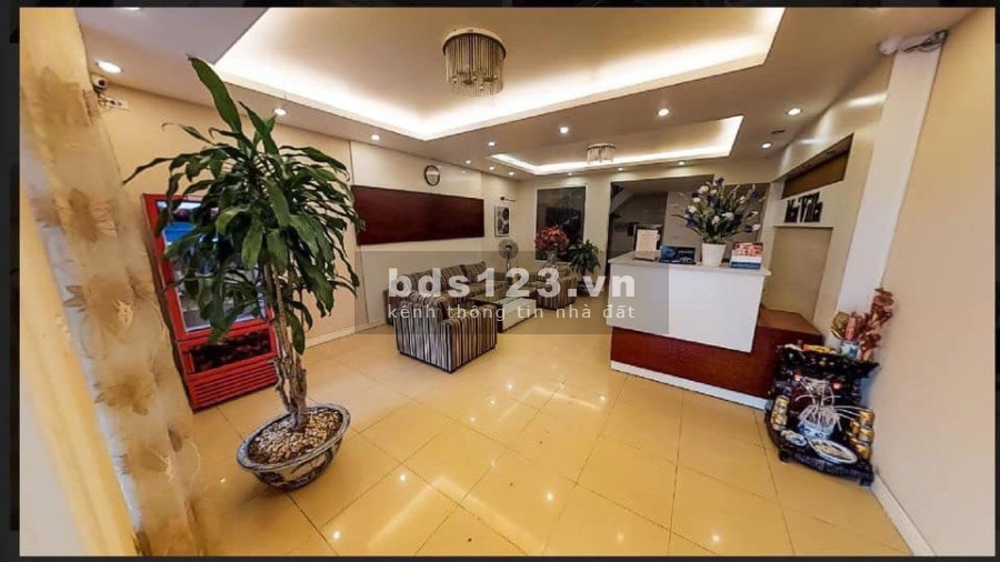 Bán nhà mặt phố T4/2022 Hoa Bằng Quận Cầu Giấy 50M, 5 tầng, giá 12.45 tỷ sổ đỏ chính chủ