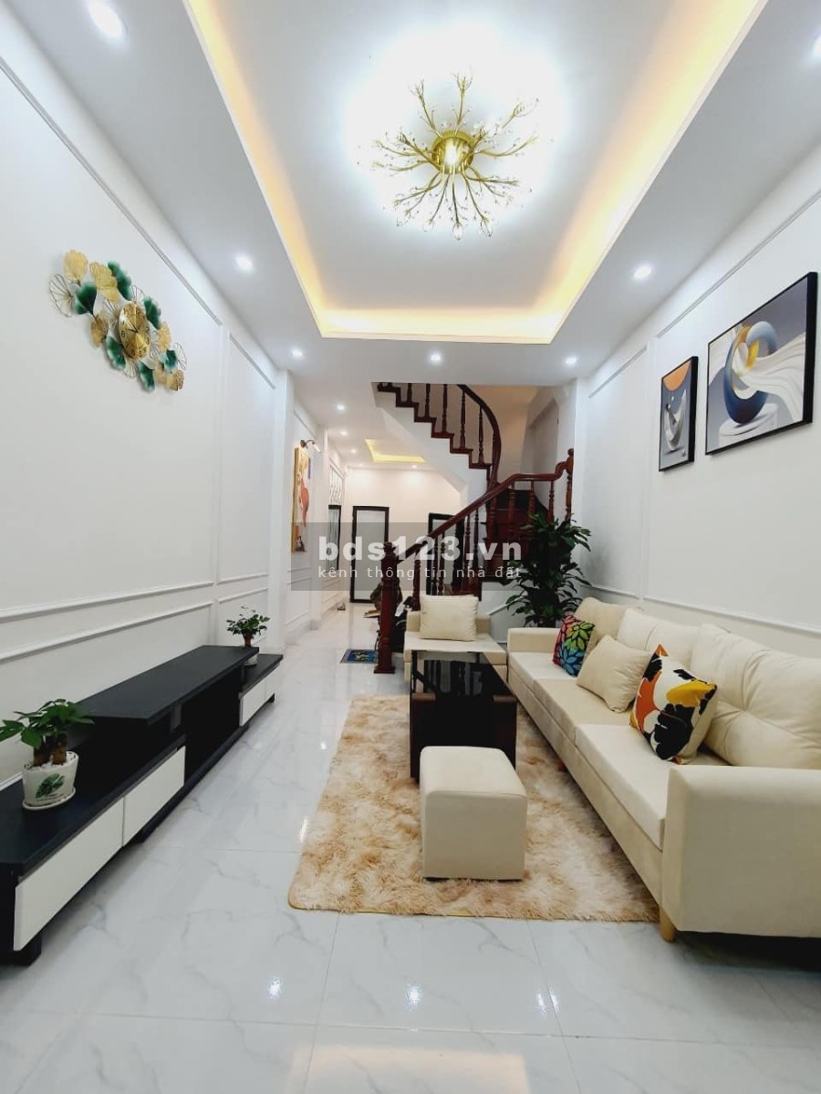 Quận Long Biên, phố Ngọc Thuỵ nhà đẹp lung linh, dtsd 37m2, 4 tầng đúc liên hệ 0972263245