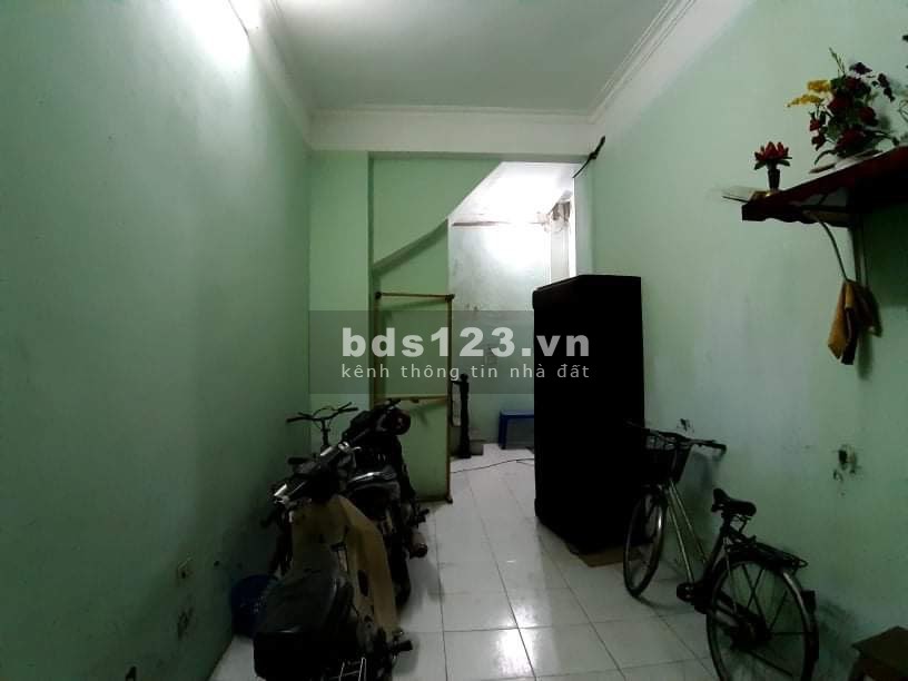 Bán nhà trong ngõ 22 Tôn Thất Tùng giá 8 triệu/tháng, khu dân trí cao, giá tốt