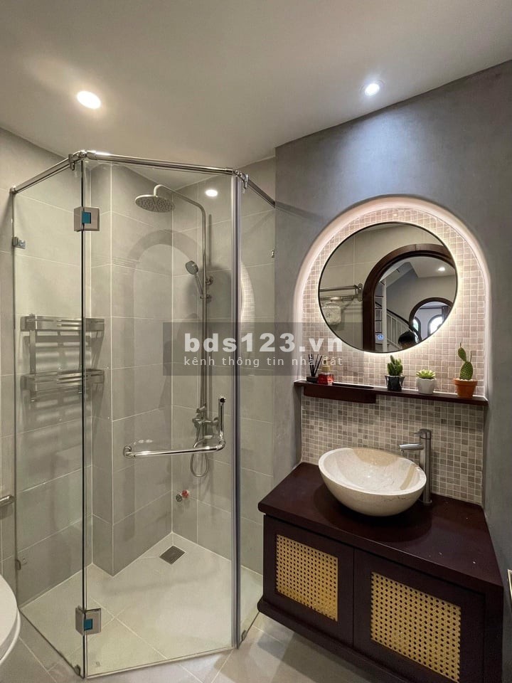 Bán nhà mặt tiền kinh doanh Quận 11 Công Chúa Ngọc Hân, phường 12, giá dầu tư sinh lời