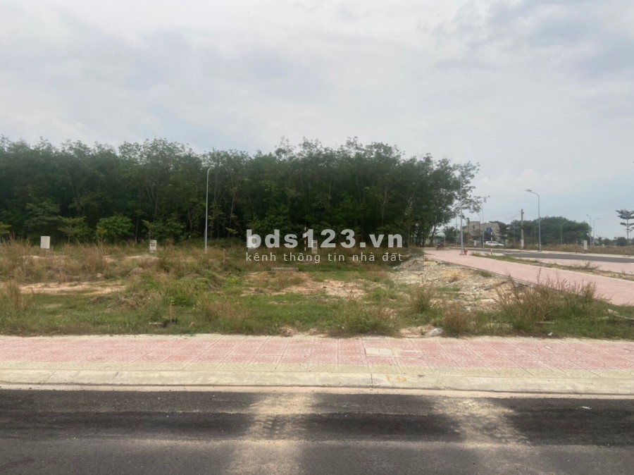 Đất nền vị trí đẹp khu dân cư, xe vào tận đất cách khu công nghiệp VSIP3 3km