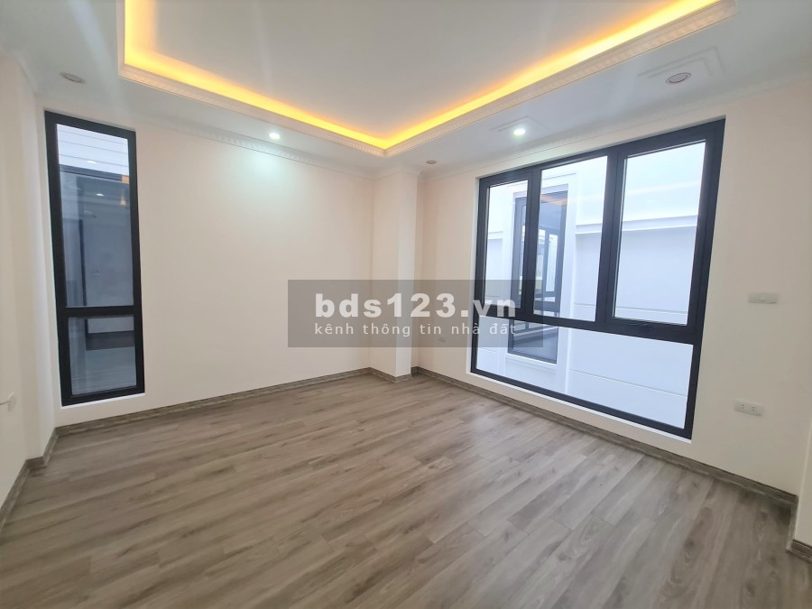 Bán nhà Vũ Phạm Hàm diện tích sử dụng 45m2 đúc 5 tầng 10m ngõ giá bán 5,2 tỷ