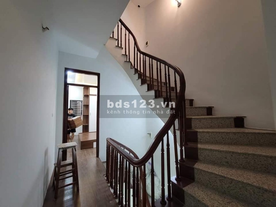 Bán nhà ngõ Hồ Tùng Mậu, full nội thất ô tô đỗ cổng giá bán nhỉnh 2 tỷ pháp lý chuẩn