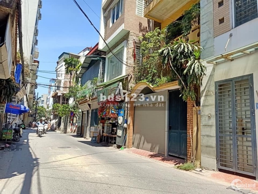 Bán nhà Lê Trọng Tấn dtsd 52m2, ô tô đỗ cửa, kinh doanh tốt, miễn trung gian, tiếp khách thiện chí