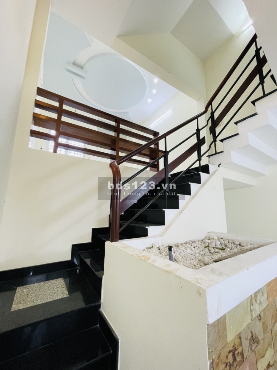 Mua bán nhà hẻm 5m đường Bình Thành, Bình Hưng Hoà B, Quận Bình Tân, HCM