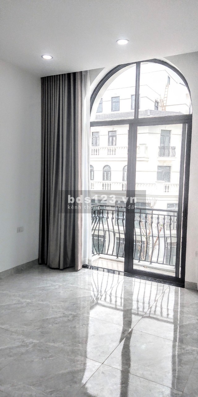Chính chủ Cho thuê shophouse đã hoàn thiện mặt đường 52m giá 25tr/th Vinhomes Oceanpark gia lâm HN