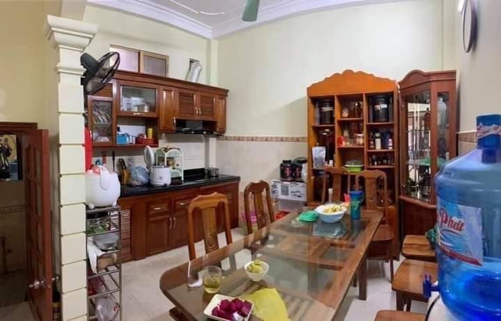 Siêu rẻ bán nhà Xuân Thủy Quận Cầu Giấy đúc 4 tầng giá bán 4,8 tỷ sẵn sàng giao dịch