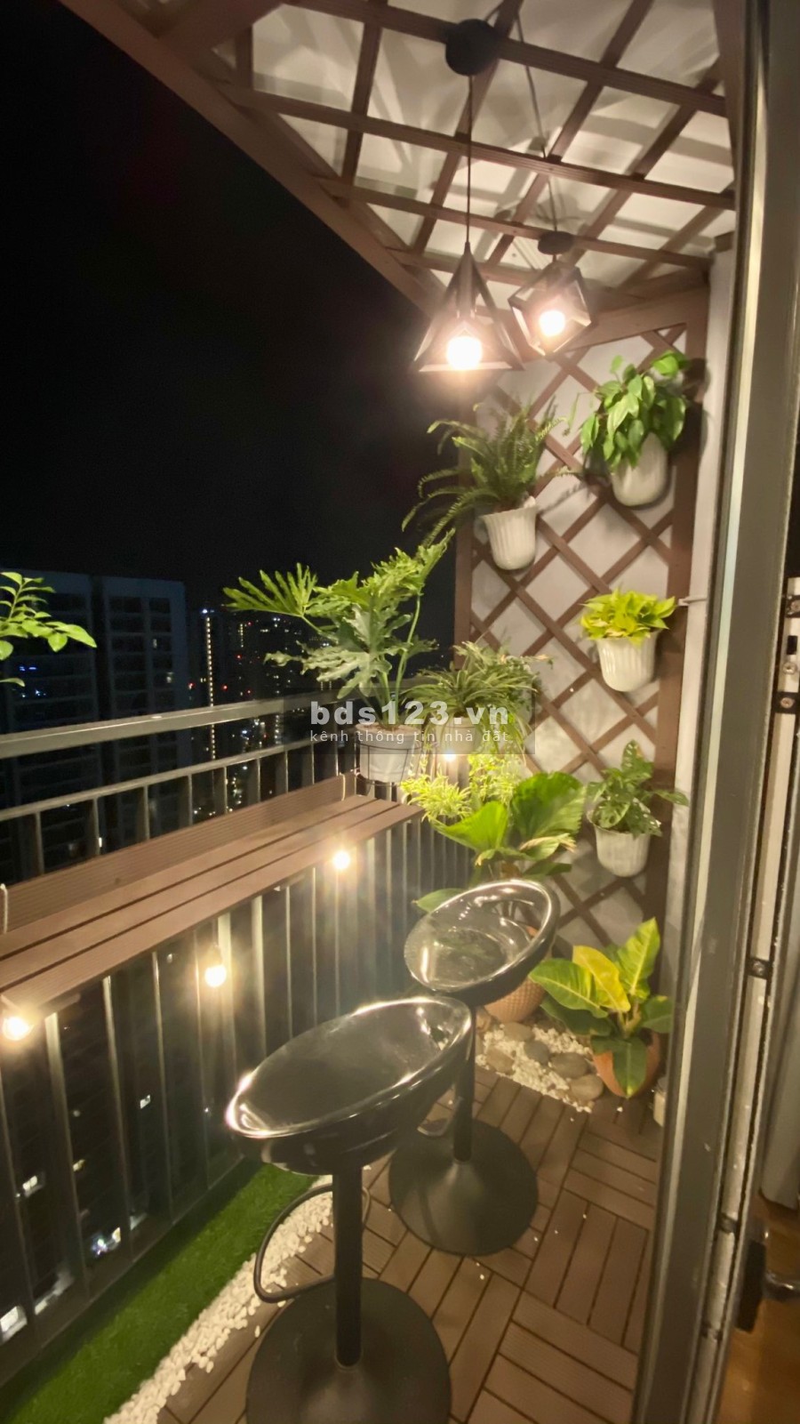 Chính chủ sang gấp căn hộ 2 pn lớn dtsd 69m2, chung cư Vinhomes Gradn Park Quận 9