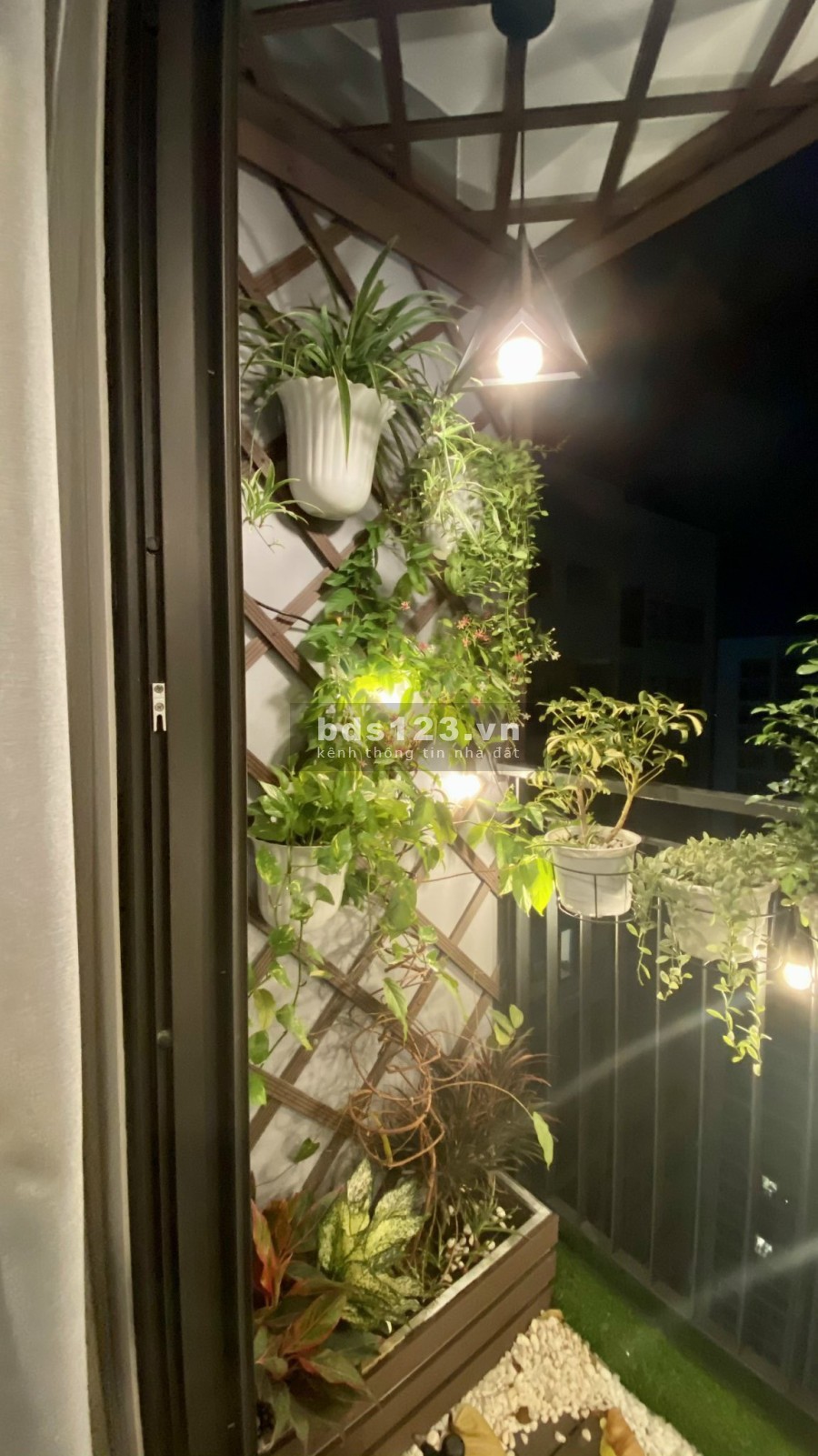 Chính chủ sang gấp căn hộ 2 pn lớn dtsd 69m2, chung cư Vinhomes Gradn Park Quận 9
