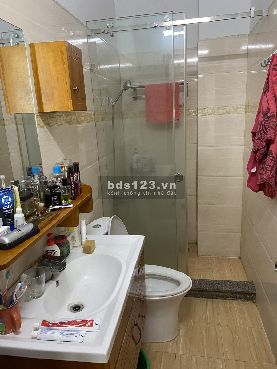 Bán nhà riêng cách mặt tiền 200m Quận 12, khu dân cư đông đúc, dân trí cao, sổ hồng riêng