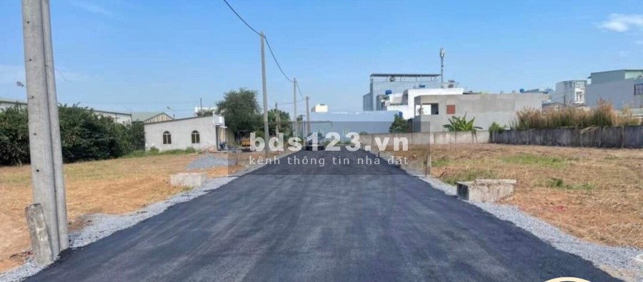 Cần bán đất sau lưng chợ NHỰT CHÁNH, cạnh KCN Nhựt Chánh, cảng Bourbon , SHR giá chỉ 1tỷ