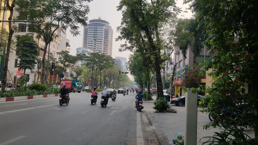 Bán nhà lô góc mặt phố Láng Hạ Ba Đình Hà Nội kinh doanh vỉa hè rộng .