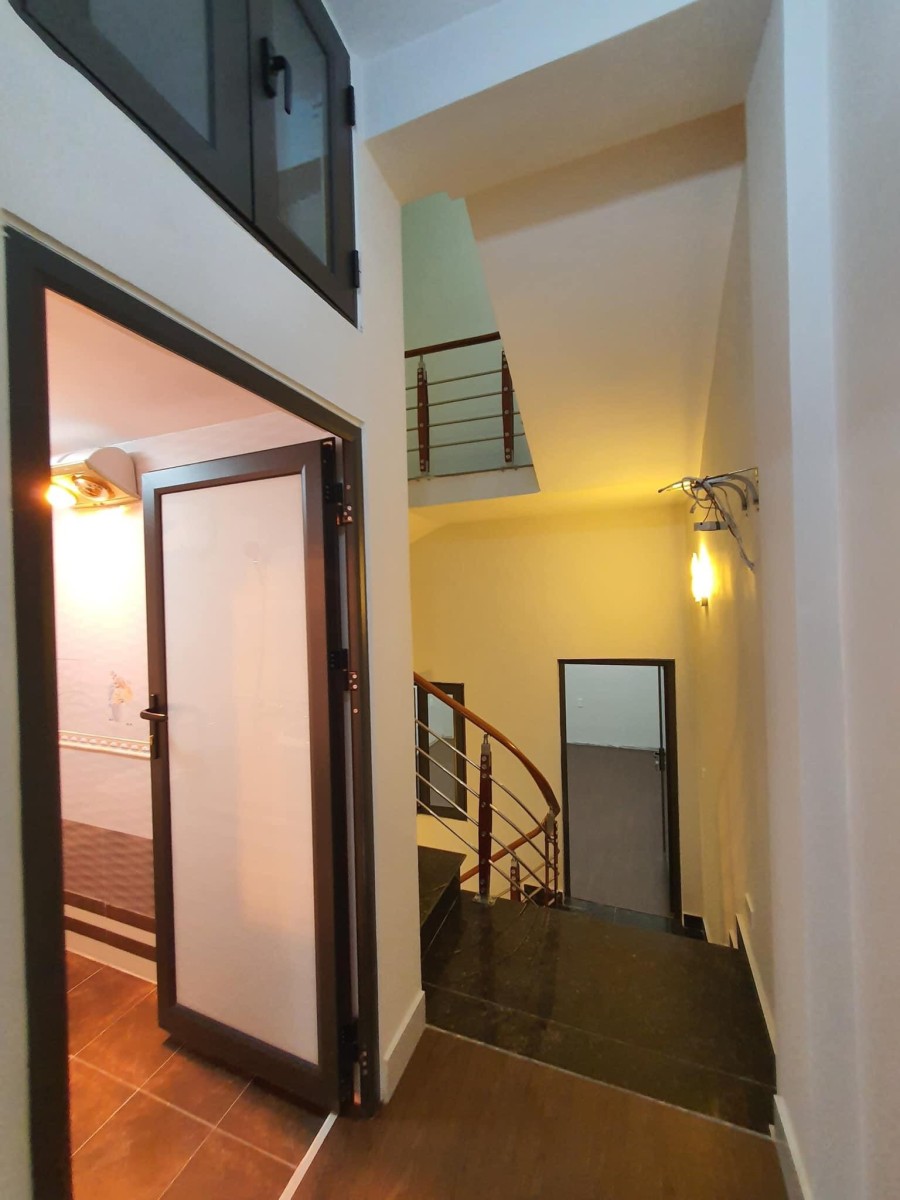 Bán nhà nguyên căn phố Thư Trung Đằng Lâm - Hải An giá bán 2.4 tỷ, sổ chính chủ
