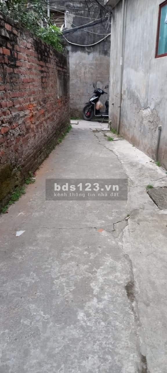 Bán Đất Tặng Nhà Nguyễn Khoái - Hoàng Mai 80m ô tô tránh giá bán 2.2 tỷ, lh 0988071498