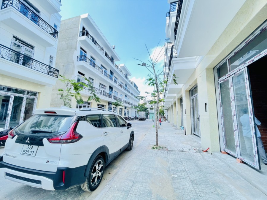 Bán nhà 1 trệt 3 lầu cách Gò Vấp 5p diện tích 4x16m giá bán nhanh 4,8 tỷ /căn