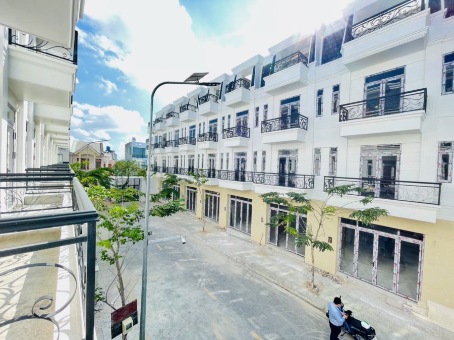 Bán nhà 1 trệt 3 lầu cách Gò Vấp 5p diện tích 4x16m giá bán nhanh 4,8 tỷ /căn