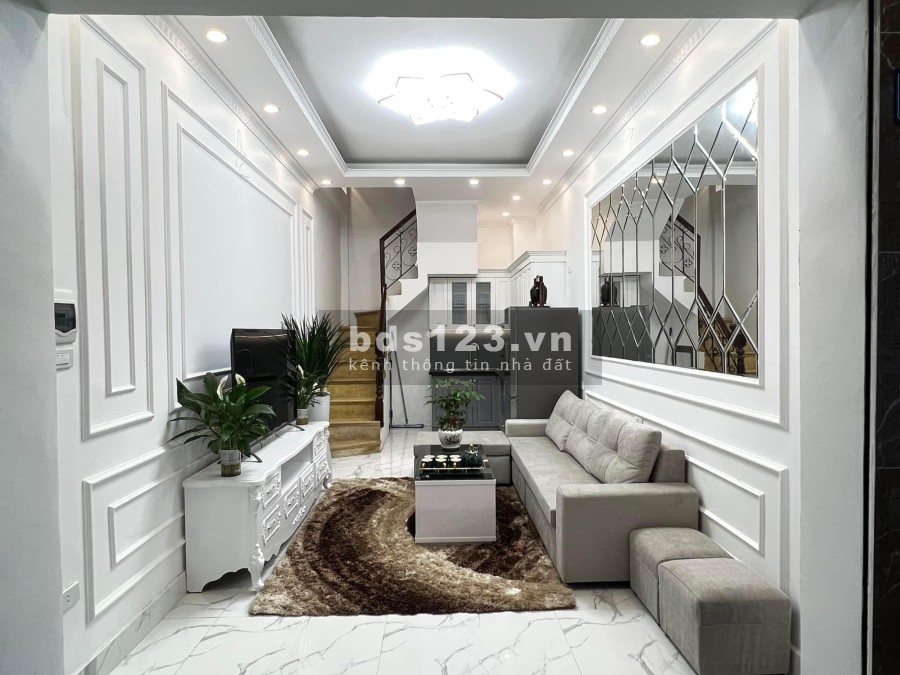 Bán nhà đẹp vào ở ngay, ô tô đỗ trước cửa nhà, giá bán 2.5 tỷ, khu dân trí cao, sổ sẵn
