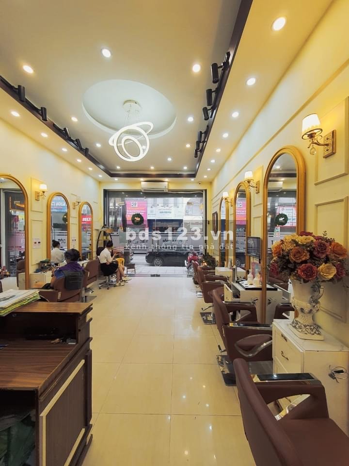 Cần bán nhà Phố Lạc Trung, Quận Hai Bà Trưng diện tích sử dụng 70m2, đúc 5 tầng hiện đại